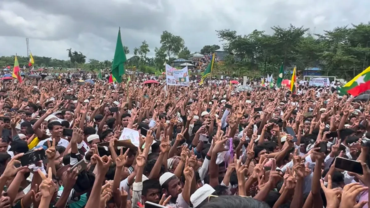 রোহিঙ্গা সংকটের ৯ বছরে মঙ্গলবার উখিয়া-টেকনাফের রোহিঙ্গা ক্যাম্পের পৃথক ৪টি স্থানে সমাবেশ করেন রোহিঙ্গারা। ছবি: নিজস্ব
