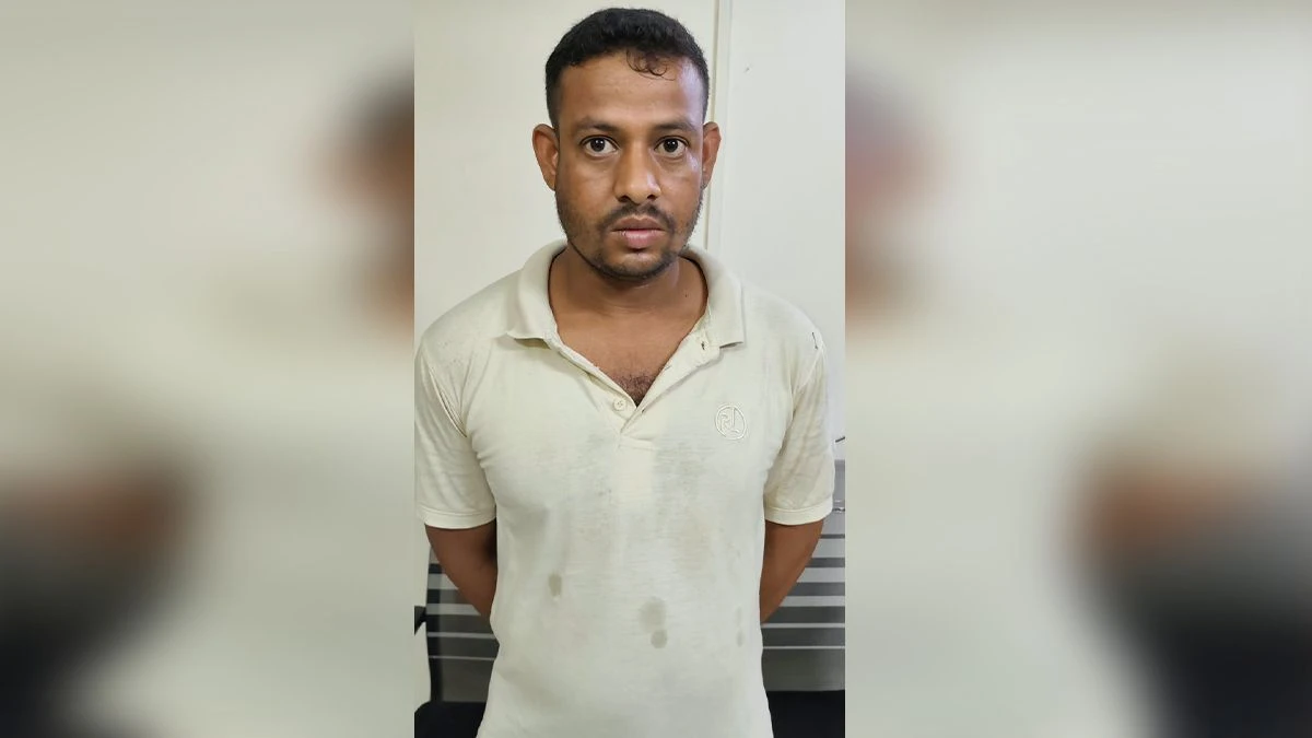 কুরআনে আগুন দেওয়া যুবক আটক। ছবি:সংগৃহীত